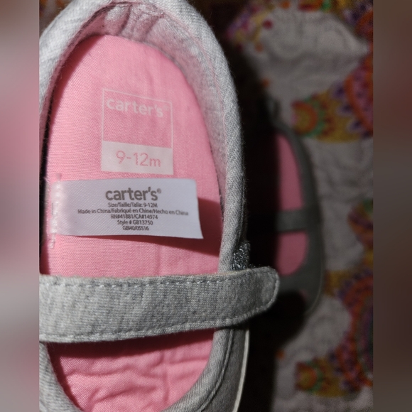 NWOT Carter's - LOVE Baby Crib Shoes 9-12mo - Picture 3 of 3